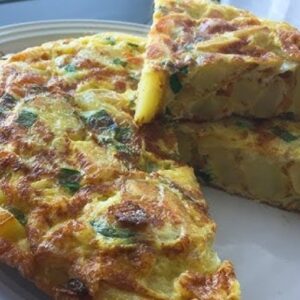 Tortilla de papa con ensalada